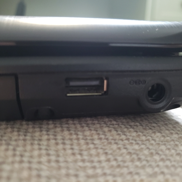 Lenovo Ideapad Laptop 💻 G780 - Picture 7 of 9